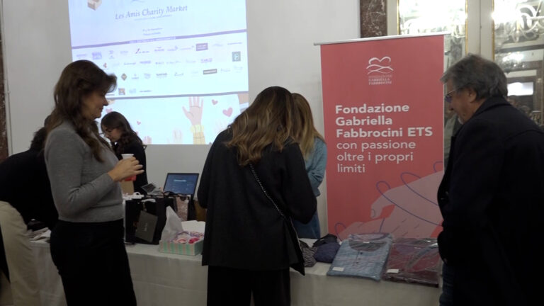 Lotta ai tumori, mercatino solidale in memoria di Gabriella Fabbrocini