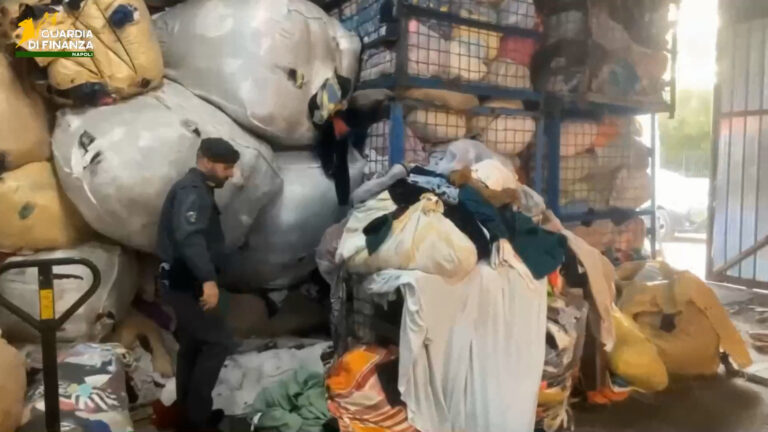 Abusivismo, finanzieri sequestrano opificio nel Vesuviano