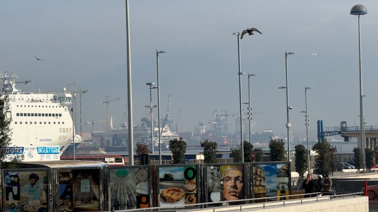 Napoli, aria avvelenata da biossido di azoto: allarme dell’UE