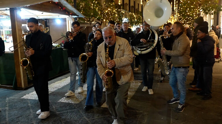 Parata di stelle per la chiusura di “Surriento Gentile”