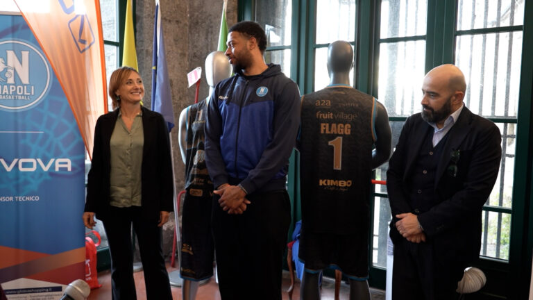 2500 anni di Napoli, la maglia celebrativa della Guerri Napoli Basket