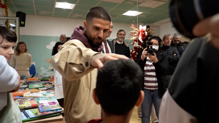 Natale al Santobono, Lorenzo Insigne in visita ai piccoli pazienti