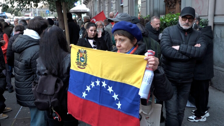 manifestazione a napoli pro venezuela