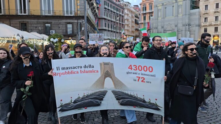 Napoli, manifestazione per l’Iran: in 400 in corteo