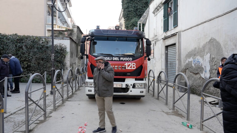 Casoria, crollo in via Cavour: 90 sfollati, verifiche in corso