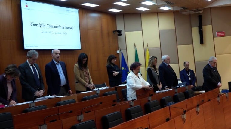 Napoli, consiglio comunale a lavoro su vendita patrimonio