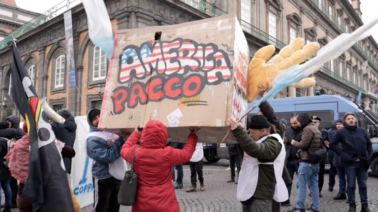 America’s Cup, i comitati di Bagnoli provano a consegnare il “Pacco della bonifica”