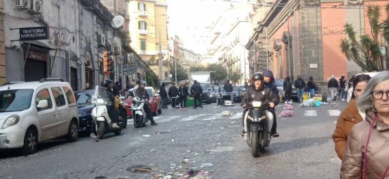 Napoli,  proteste e blocchi stradali davanti al Museo Nazionale