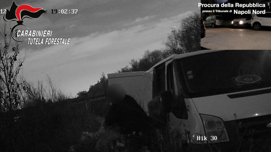 Smaltimento illecito di rifiuti tessili: sequestro nel napoletano