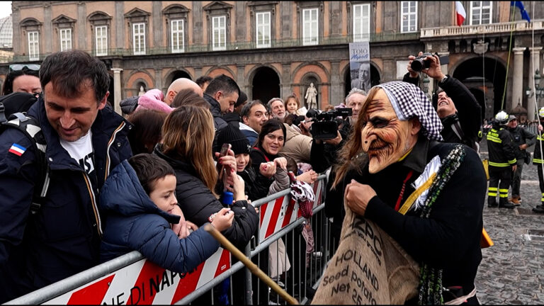 Napoli saluta le feste con l'epifania nel segno delle tradizioni più amate