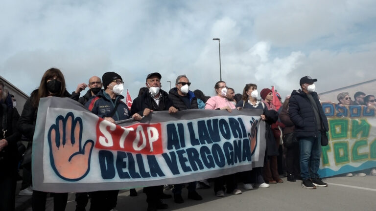 America’s cup, comitati Bagnoli in piazza contro i lavori