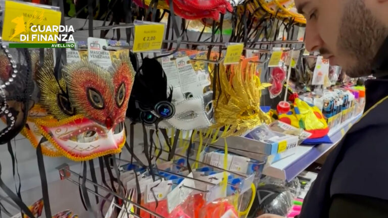 Carnevale, maxi sequestro ad Avellino di maschere e prodotti contraffatti e non sicuri