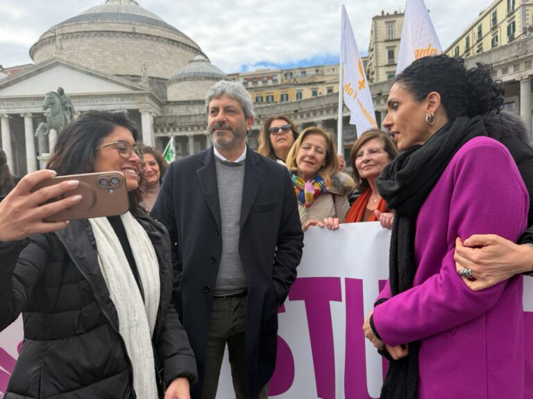 A Napoli la piazza delle donne per dire "Senza consenso è stupro"