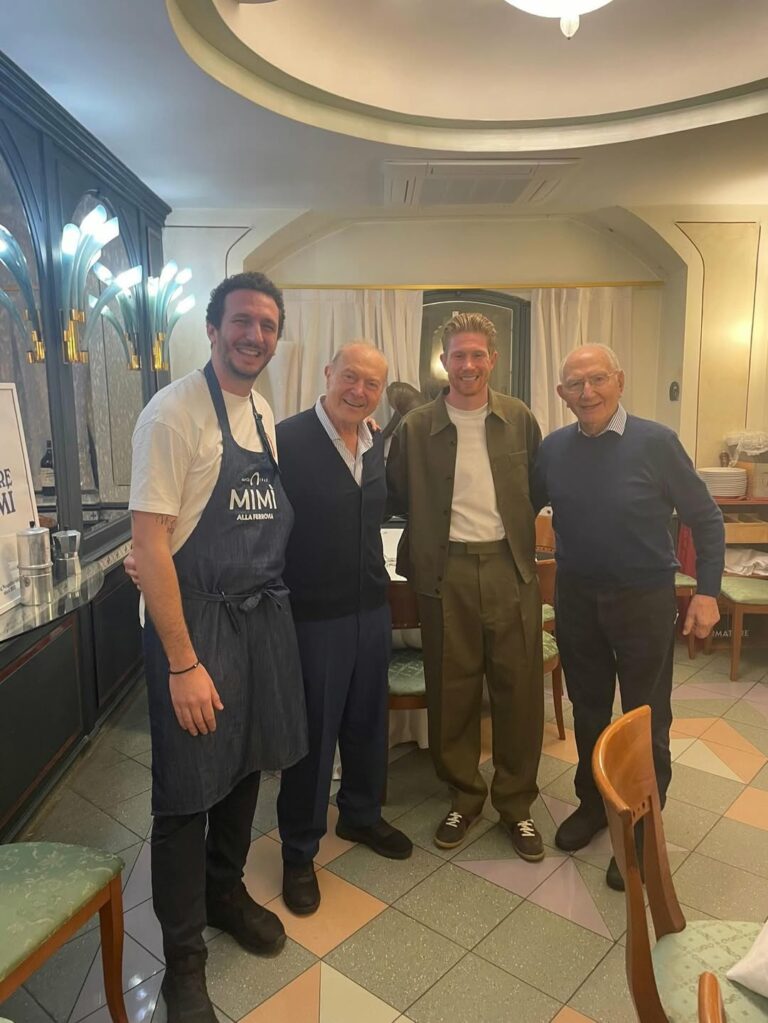 FOTO – Napoli, Kevin De Bruyne a cena da Mimì alla Ferrovia