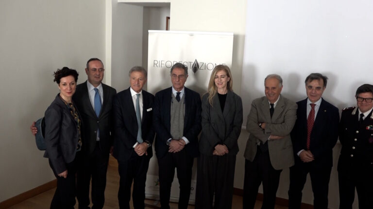 Verde pubblico, RiforestAzione fa tappa a Napoli