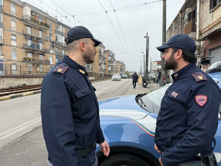 Lite in strada finisce nel sangue: feriti due minorenni a colpi d’arma da fuoco