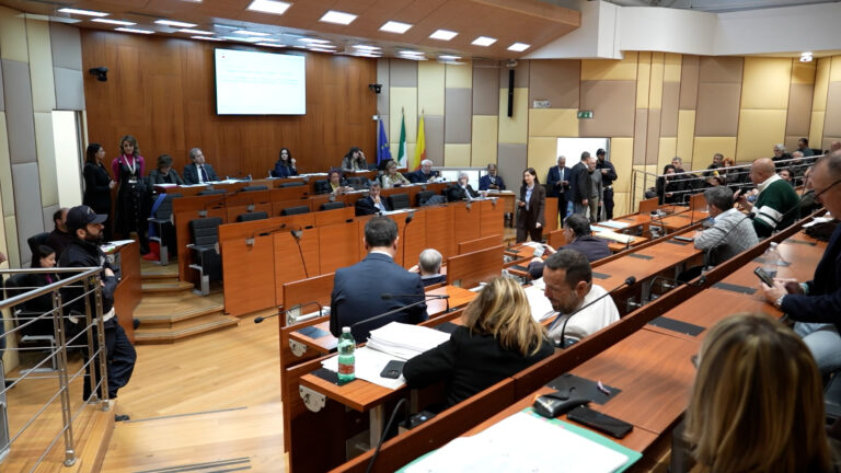 Consiglio comunale, maggioranza si spacca su creazione newco Napoli Patrimonio