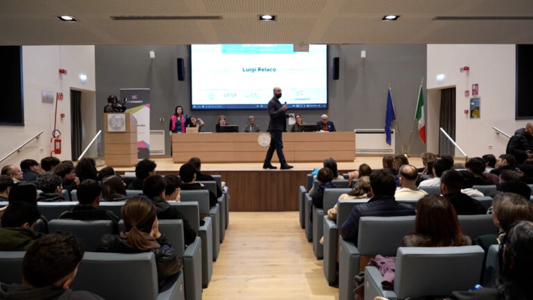 Giovani e uso delle tecnologie digitali, a Napoli "Dis Connect"