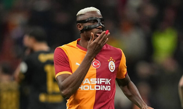 Osimhen: “Giuntoli mi ha chiamato per andare alla Juve. Napoli? Mi hanno trattato come un cane”