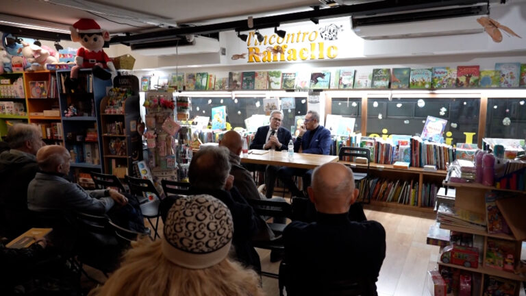 Gino Rivieccio, un breviario delle ore liete per sorridere anche quando non è facile