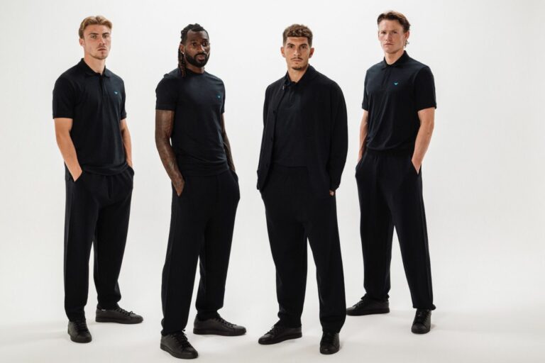 Napoli, linea di abbigliamento Formal Wear in vendita allo store di Piazza San Domenico