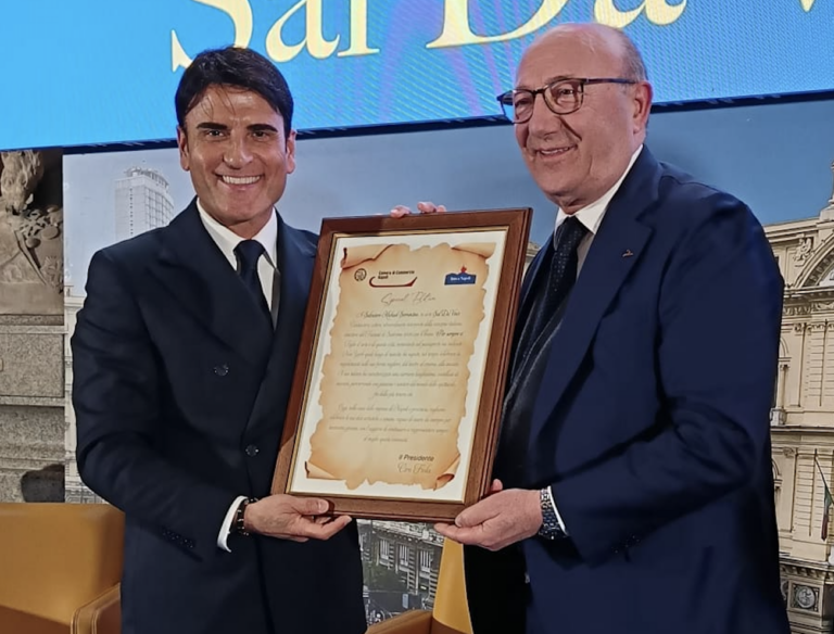 Premio della Camera di Commercio a Sal Da Vinci per la vittoria a Sanremo