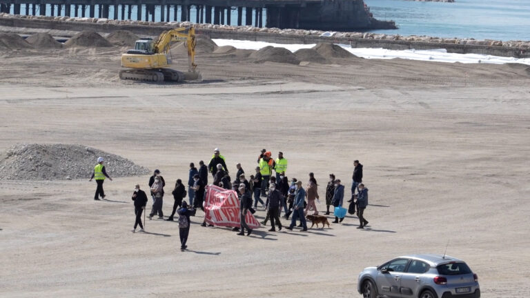 Blitz attivisti della rete 'No America's Cup