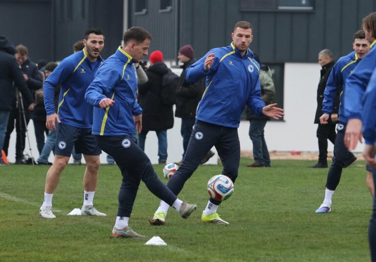 Bosnia, Dzeko: “Se l’Italia ha paura di giocare in Galles qualcosa non funziona. Inno italiano? Tutti devono alzarsi e applaudire”