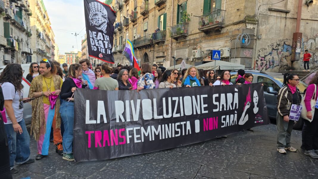 non una di meno corteo a napoli