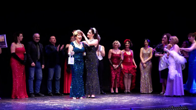 Neapolis Burlesque queen: Blue Dahlia la nuova Regina del Mare 2026