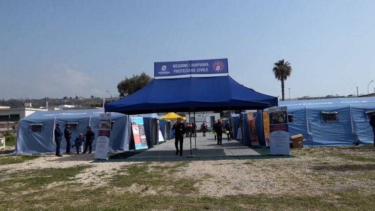 Campi Flegrei, inaugurato il campo base per le emergenze