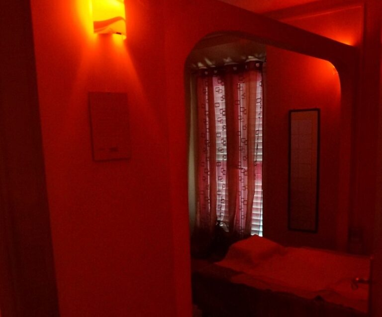 Finto centro di consulenza informatica ma era una “casa d’appuntamenti cinese”: blitz e 2 arresti