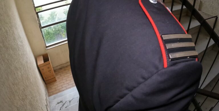 Raggiro ad anziana: 22enne ai domiciliari