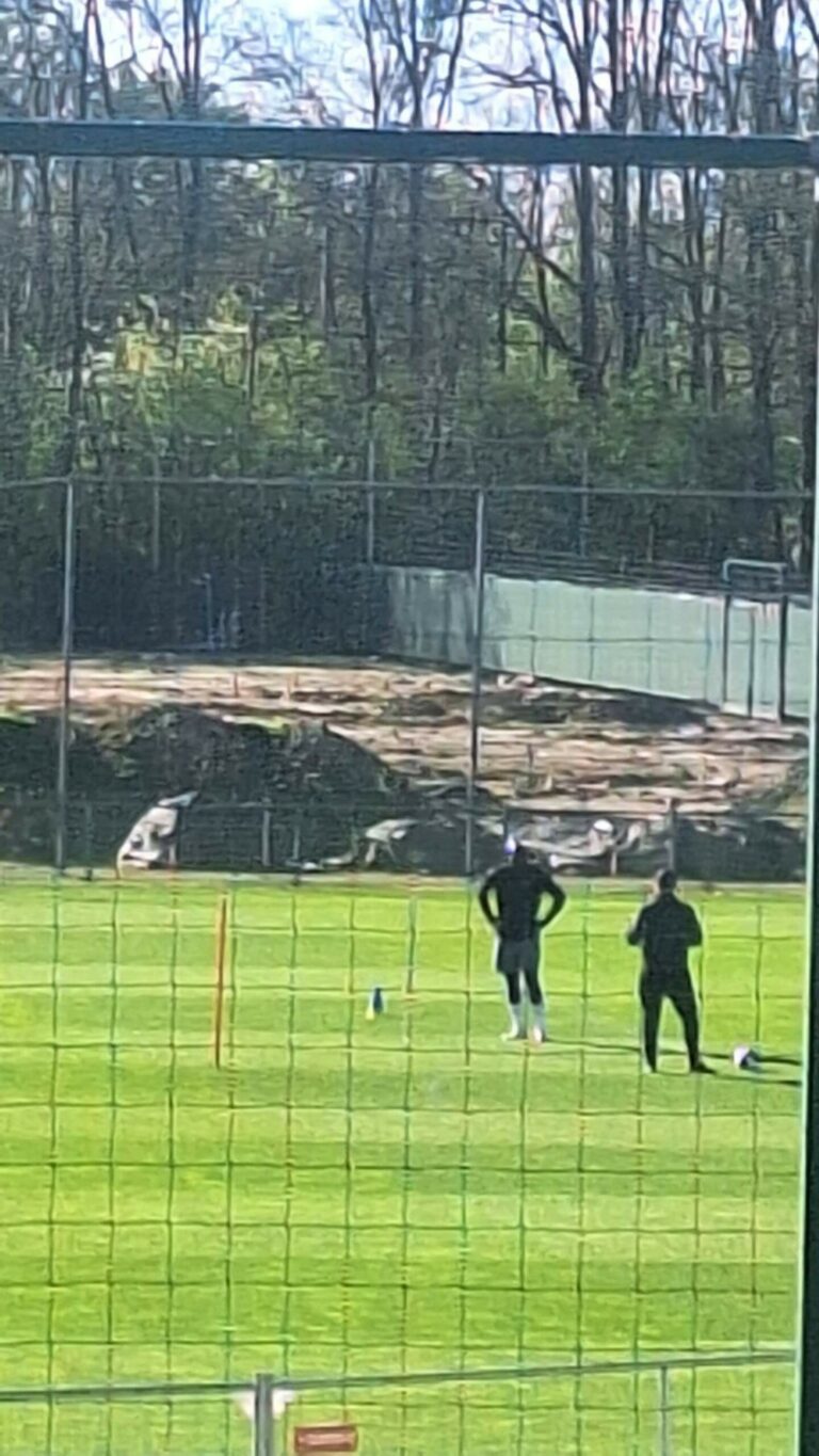 FOTO – Napoli, Romelu Lukaku si allena da solo al campo d’allenamento dell’Anversa
