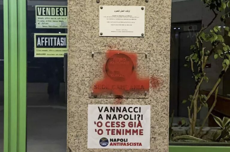 Vandalizzata la targa della sede di Futuro Nazionale che si inaugura oggi a Napoli