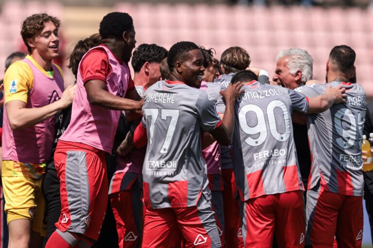 Cremonese, il ds Giacchetta: “Pullman davanti alla porta? Se vuol dire portare a casa punti, anche a due piani”