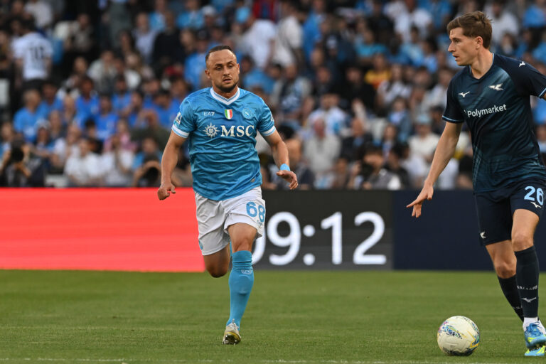 AIA, Rocchi a Open VAR: “Rigore di Lobotka su Noslin? Giusto il giallo, c’è contesa del pallone”