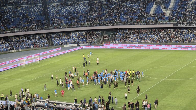 Festa grande al Maradona per la Napoli Legends: show di Insigne, Mertens e Callejon