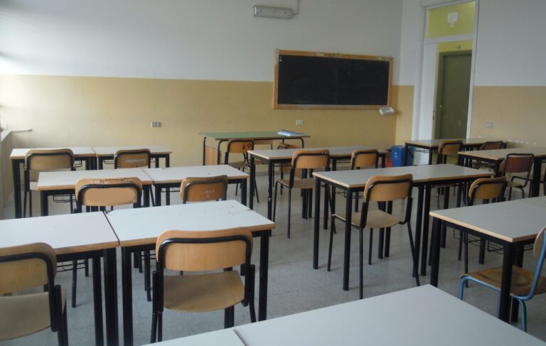 Terremoto, scattato la chiusura precauzionale della Protezione Civile per tutte le scuole dell'area flegrea