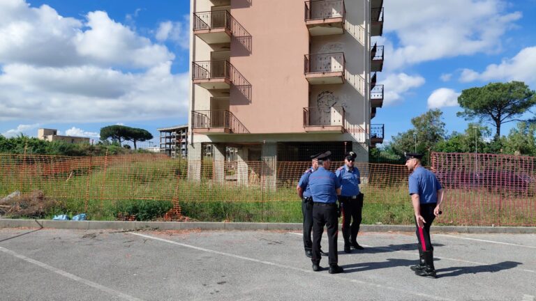 Giallo nel Napoletano, due donne trovate morte in cantiere edile: fermato uomo per duplice omicidio