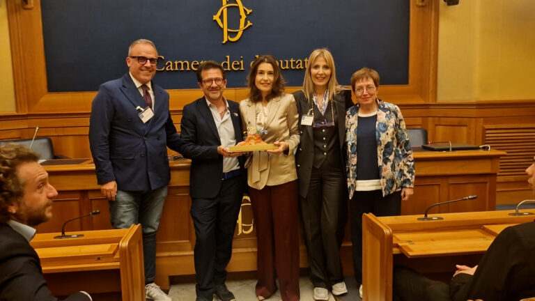 A Claudia Koll il Premio Sorellanza 2026, serata finale al Voco Hotel