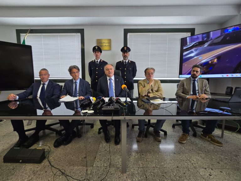 Gli hacker erano i poliziotti, spiavano calciatori e Vip: 30 indagati in tutta Italia