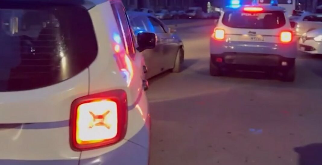 Nella notte operazione di polizia a Caivano. 12 persone arrestate. Contestato anche il
