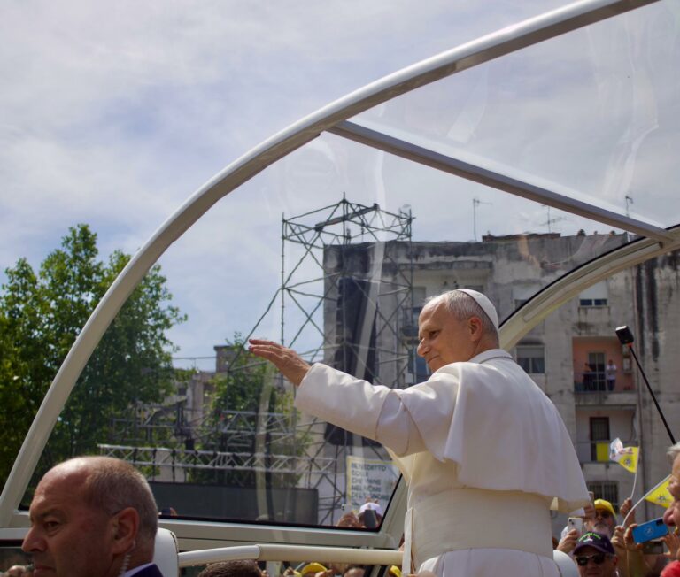 La scossa del Papa per la terra dei fuochi: “Ora basta prepotenze”