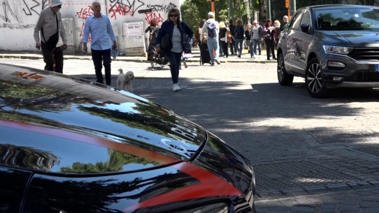 Donna aggredita in via Foria, in carcere il compagno