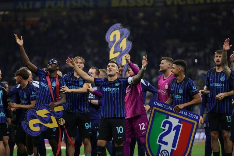 L’Inter mette ko il Parma e vince lo scudetto: è il 21° titolo della storia dei nerazzurri