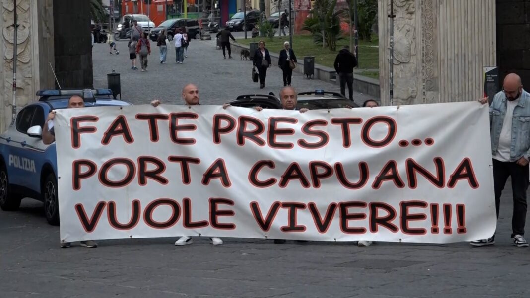 Dopo la maxi rissa con morto, sopralluogo del prefetto e del sindaco a Porta Capuana