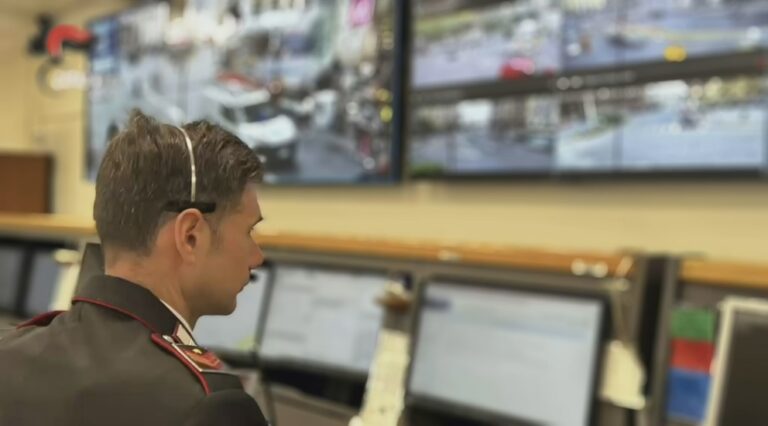 Disagio giovanile e psicologico: 14enne è sugli scogli. Telefona e chiede aiuto ai carabinieri: salvo