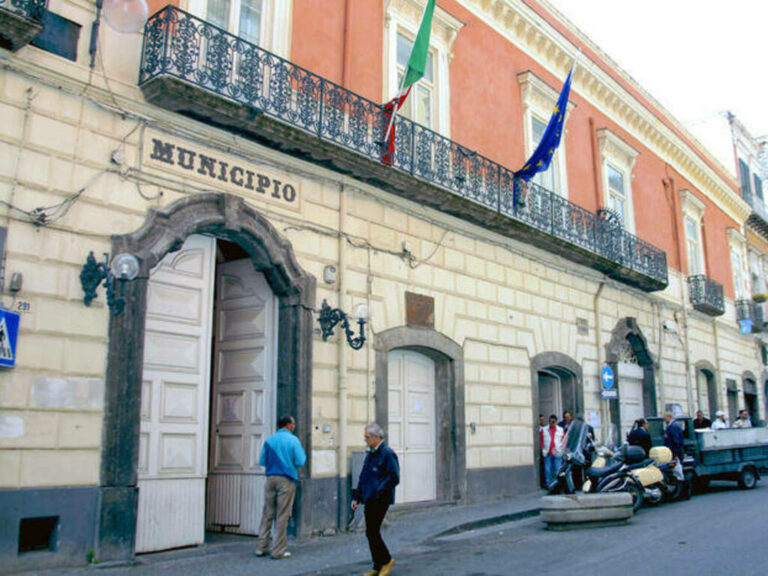Truffa sui rimborsi al Comune, eseguiti sequestri: indagati 2 consiglieri PD a Torre Annunziata