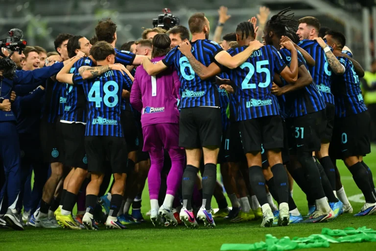 Inter, Kolarov: “L’anno scorso abbiamo lottato per vincere tutto, mentre le altre sono rimaste sul divano a guardare”